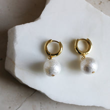 Load image into Gallery viewer, Frankie Pearl Huggie Gold