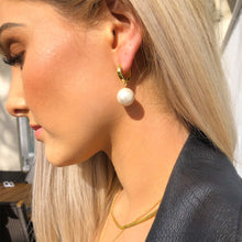Load image into Gallery viewer, Frankie Pearl Huggie Gold