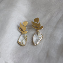 Load image into Gallery viewer, Cassia Drop Earrings
