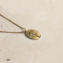 Load image into Gallery viewer, Fleur Necklace Gold
