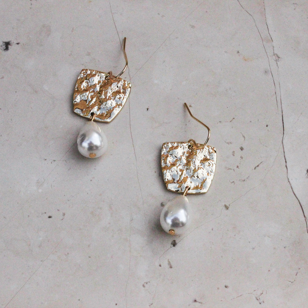 Lucinda Pearl Drop Earring