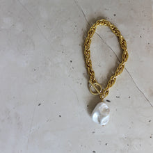 Load image into Gallery viewer, Milena Bracelet Gold
