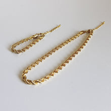 Load image into Gallery viewer, Raina Necklace Gold
