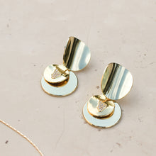 Load image into Gallery viewer, Venus Drop Earring Gold
