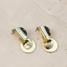 Load image into Gallery viewer, Venus Drop Earring Gold
