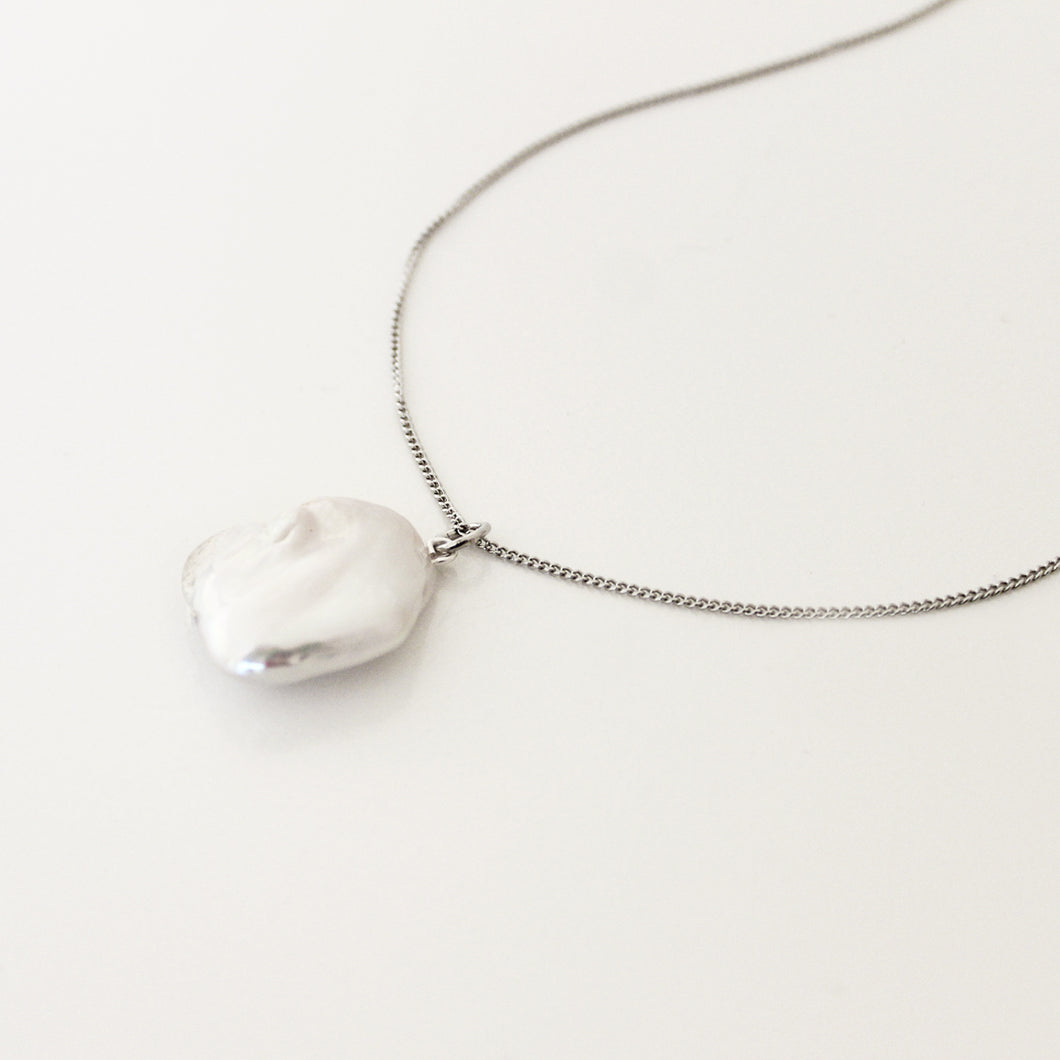 Yana Pearl Necklace Silver