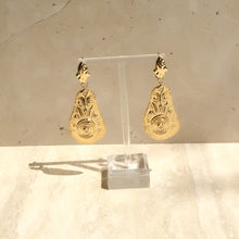 Load image into Gallery viewer, Yasmin Drop Earring Gold
