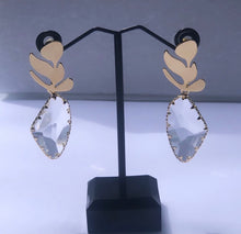 Load image into Gallery viewer, Cassia Drop Earrings
