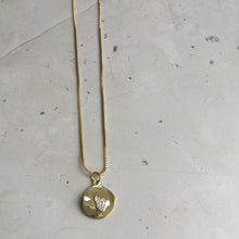 Load image into Gallery viewer, Venus Necklace Gold
