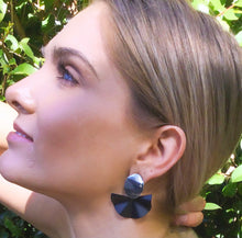 Load image into Gallery viewer, Renata Drop Earring Silver
