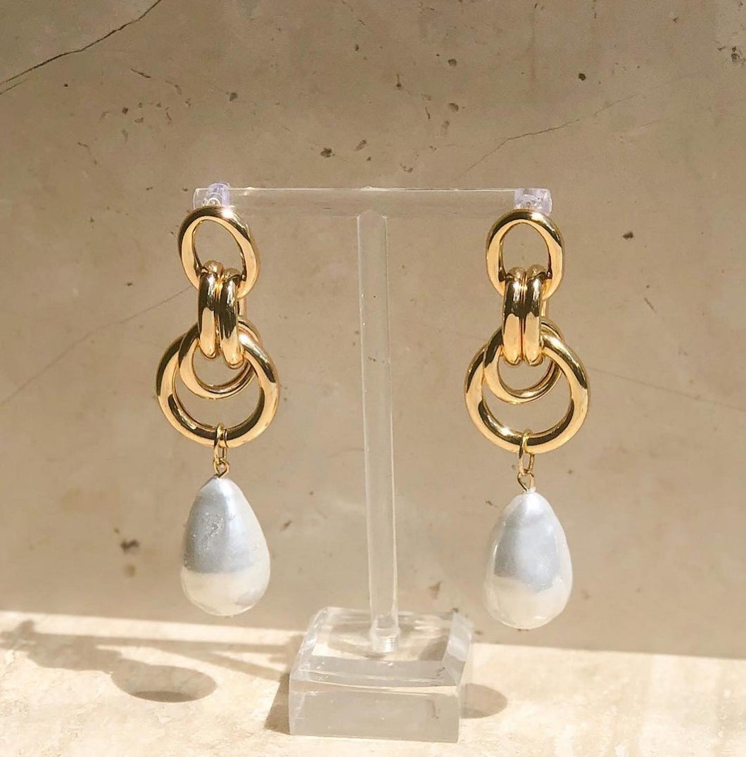 Giselle Drop Earrings Gold