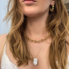 Load image into Gallery viewer, Amelia  Pearl Necklace Gold
