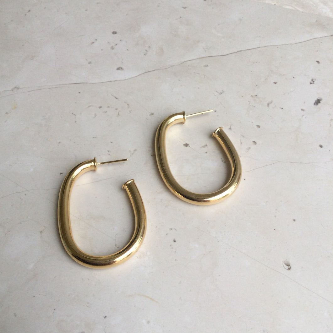 Lydia  Hoops