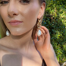 Load image into Gallery viewer, Giselle Drop Earrings Gold
