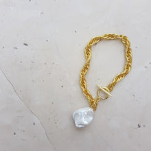 Load image into Gallery viewer, Milena Bracelet Gold
